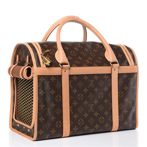 louis vuitton leren pet blokjes gouden embleem|louis vuitton dog bag canvas.